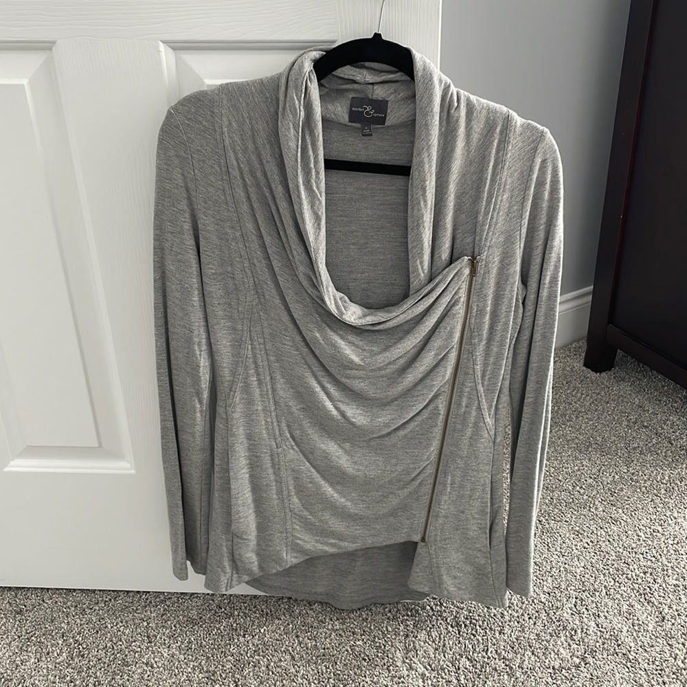 Market & Spruce Sweatshirt